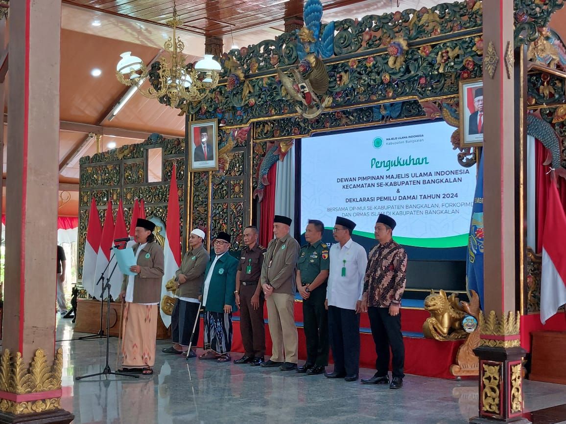 Pengukuhan MUI Kecamatan Se-kabupaten Bangkalan dan Deklarasi Pemilu Damai Dewan Pimpinan MUI Kab. Bangkalan